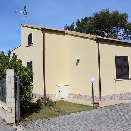 Casa Vacanze Roccella Beach Кампофеличе-ди-Роччелла Экстерьер фото