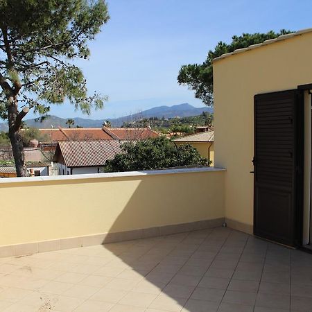 Casa Vacanze Roccella Beach Кампофеличе-ди-Роччелла Экстерьер фото