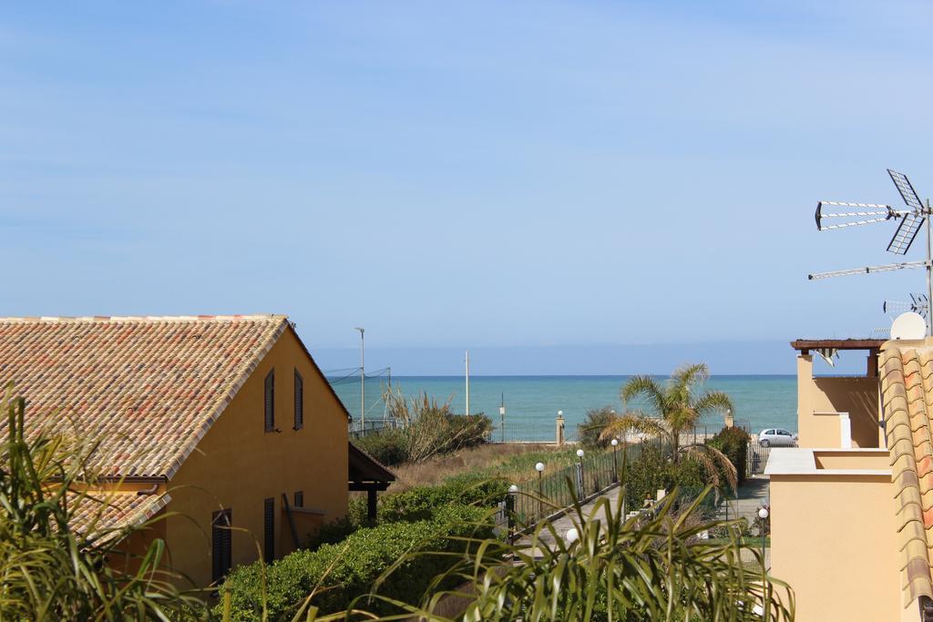 Casa Vacanze Roccella Beach Кампофеличе-ди-Роччелла Экстерьер фото