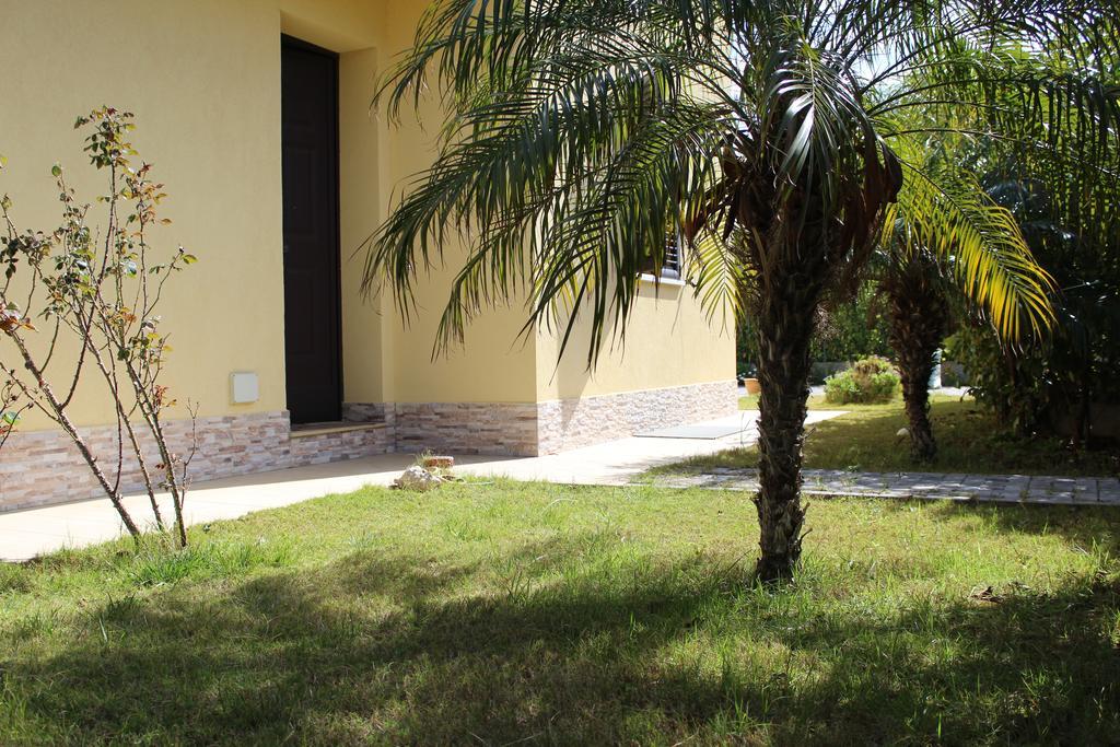 Casa Vacanze Roccella Beach Кампофеличе-ди-Роччелла Экстерьер фото