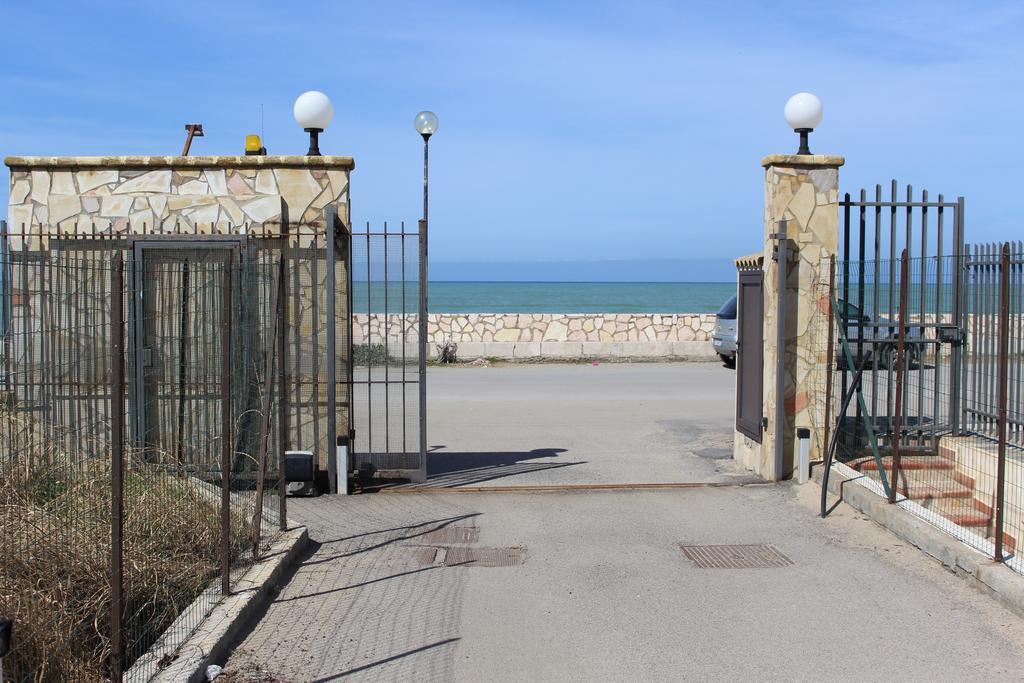 Casa Vacanze Roccella Beach Кампофеличе-ди-Роччелла Экстерьер фото