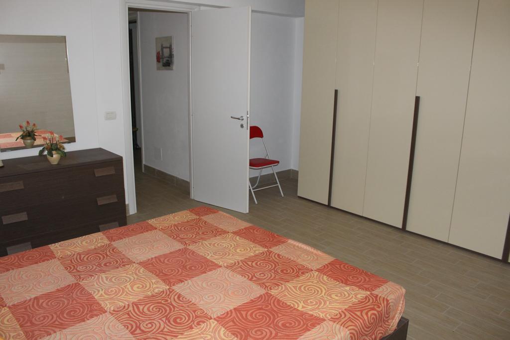 Casa Vacanze Roccella Beach Кампофеличе-ди-Роччелла Экстерьер фото