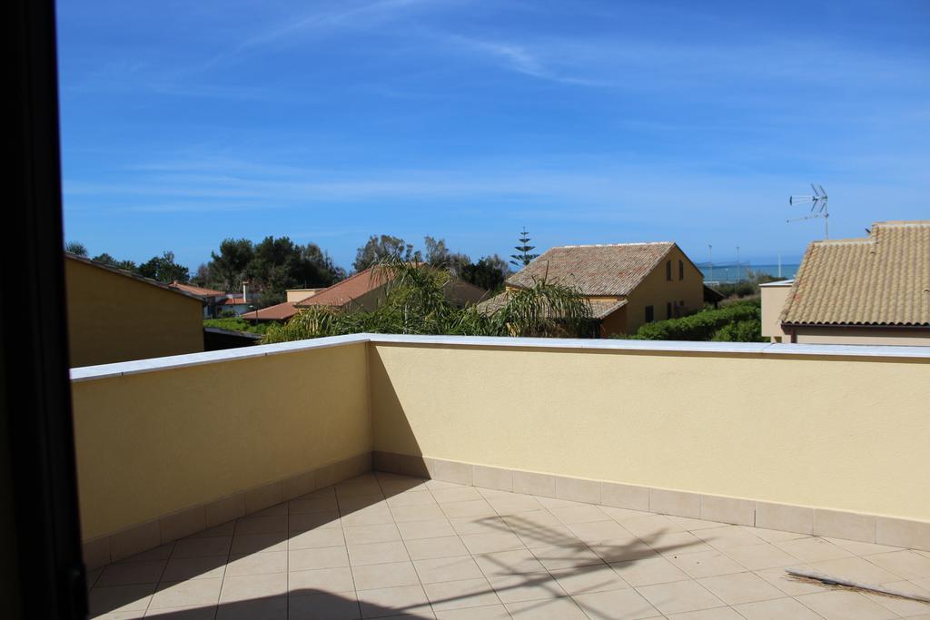Casa Vacanze Roccella Beach Кампофеличе-ди-Роччелла Экстерьер фото